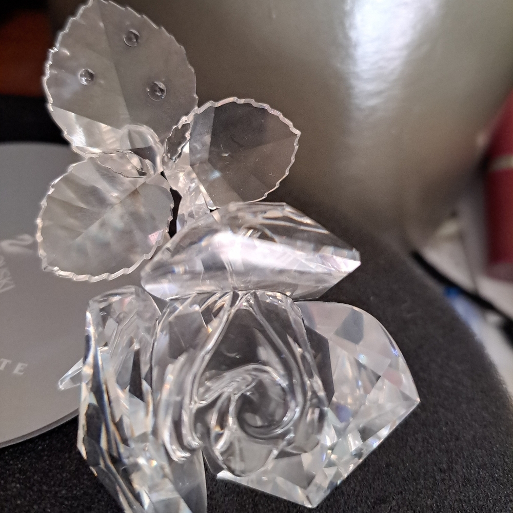 Swarovski Crystal Rose W Dew In Original Box & COA Excellent